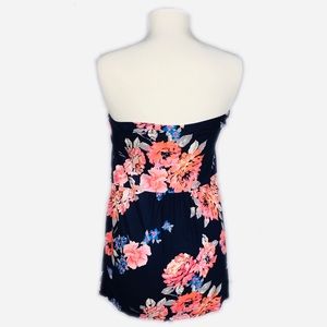 Old Navy Tops - đź”–SOLDđź”– EUC Old Navy Navy Floral Tube Top 3x Old Navy Tops - đź”–SOLDđź”– EUC Old Navy Navy Floral Tube Top 3x